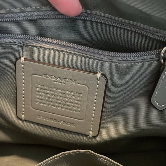 Coach grey crossbody - Picture 8 of 8